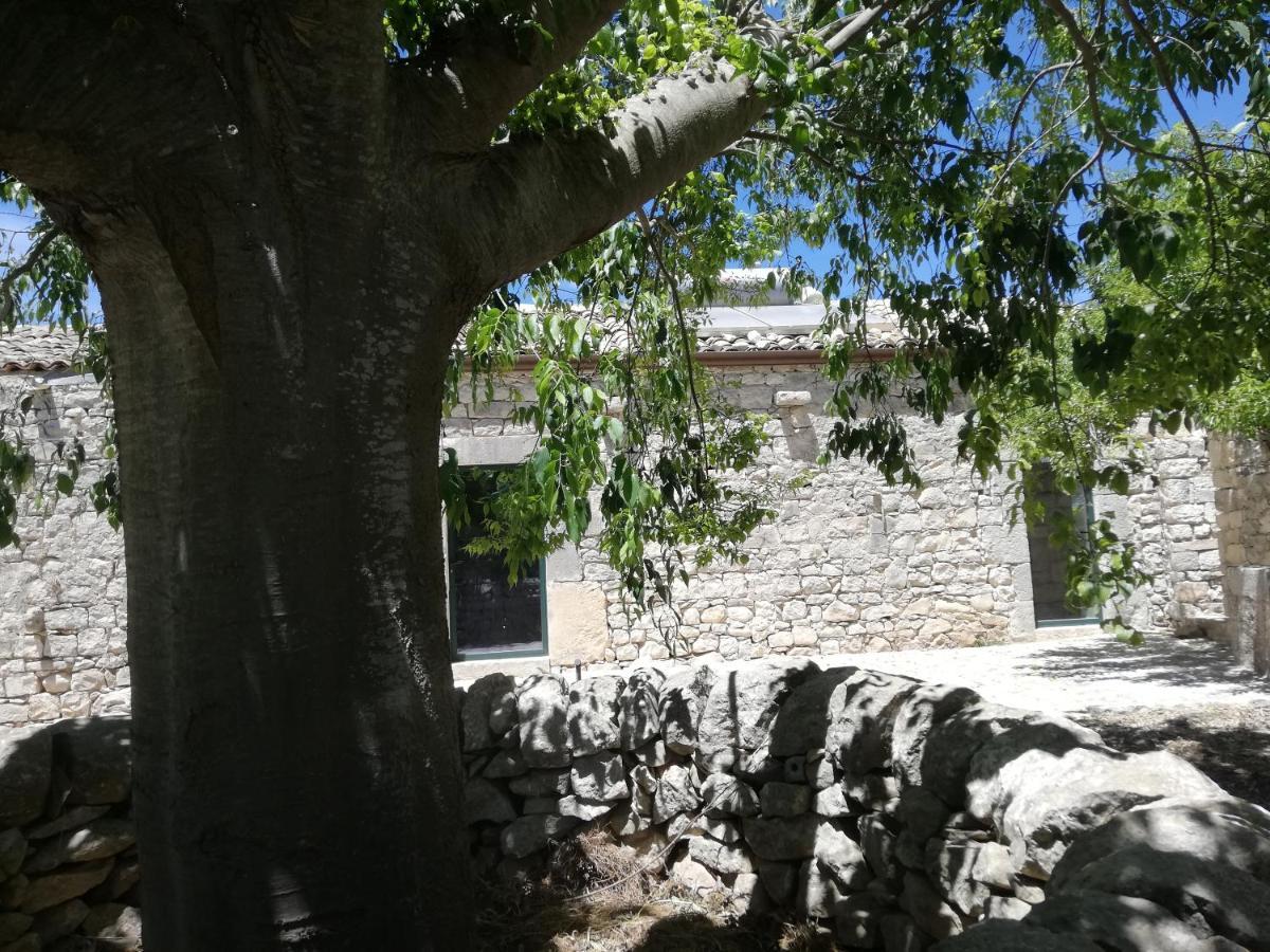 מודיקה Agriturismo Fondo Paliemmu מראה חיצוני תמונה